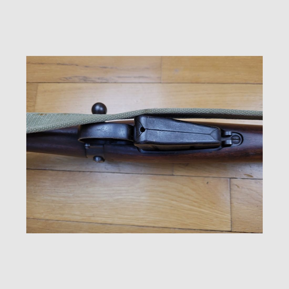 Sehr gutes englisches Gewehr Lee Enfield MKIII (*) – gute Verarbeitung B.S.A von 1916 – Originalkaliber 303 Brit. – Gewehrriemen – Magazin im Modell – sehr guter Zustand, Bild 16 von 30