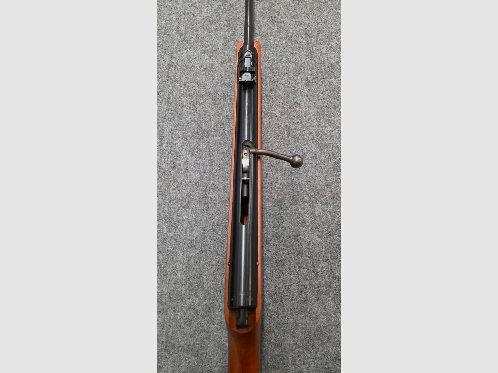 Carabina Haenel Mod. 310-4 con culata deportiva en estado de colección no restaurada, cargador 310
