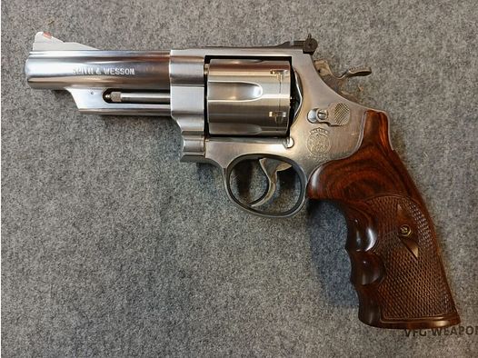 Smith + Wesson 629-4