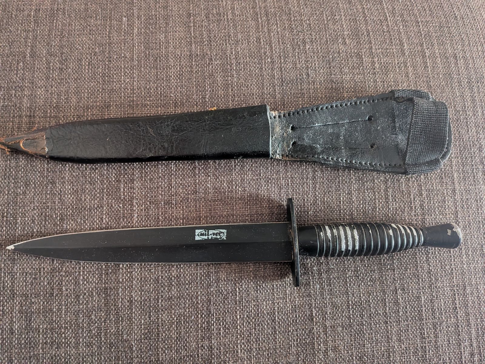 Set de couteaux couteaux de chasse, etc.