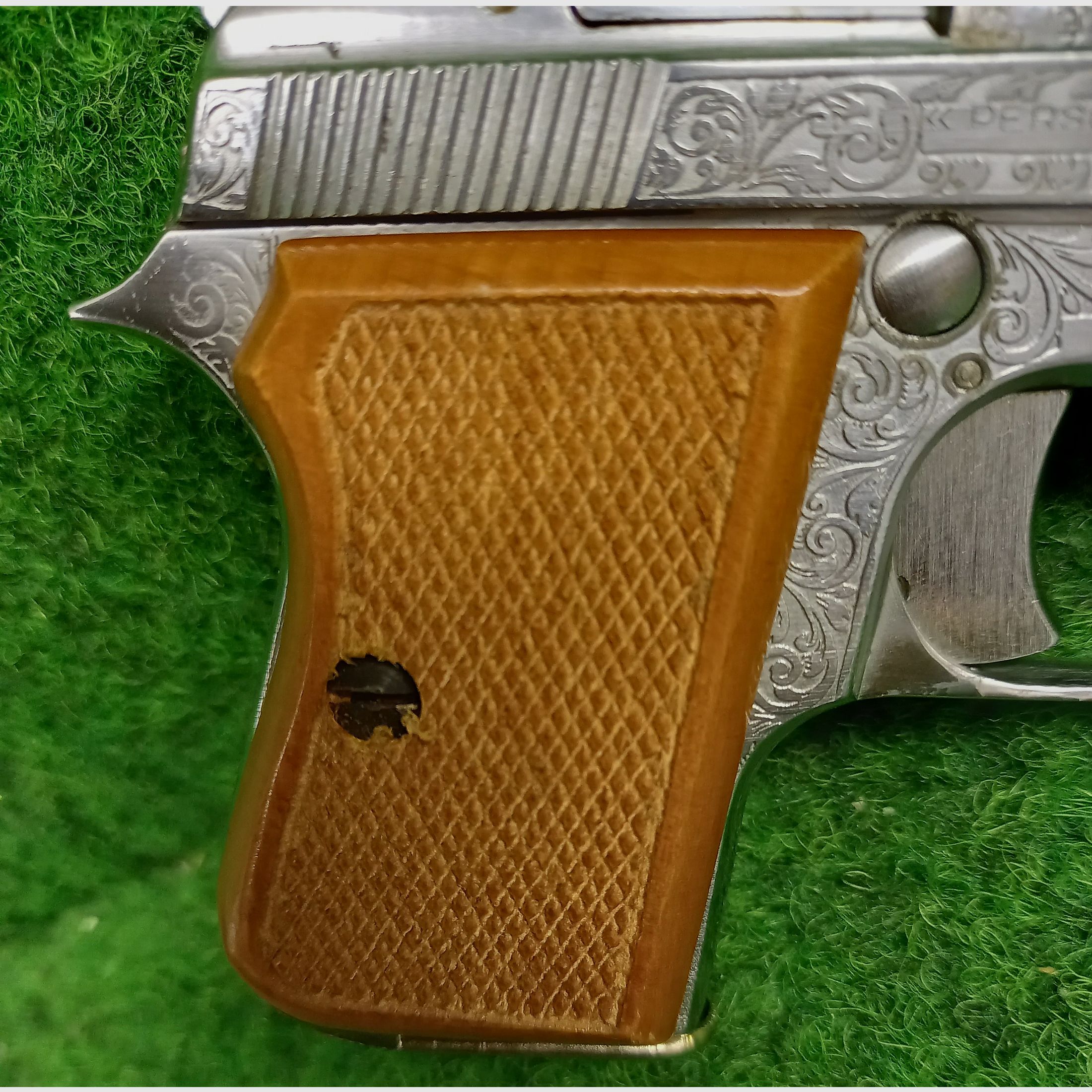 Grawerowany pistolet 6,35mmBrowning Renato Gamba
