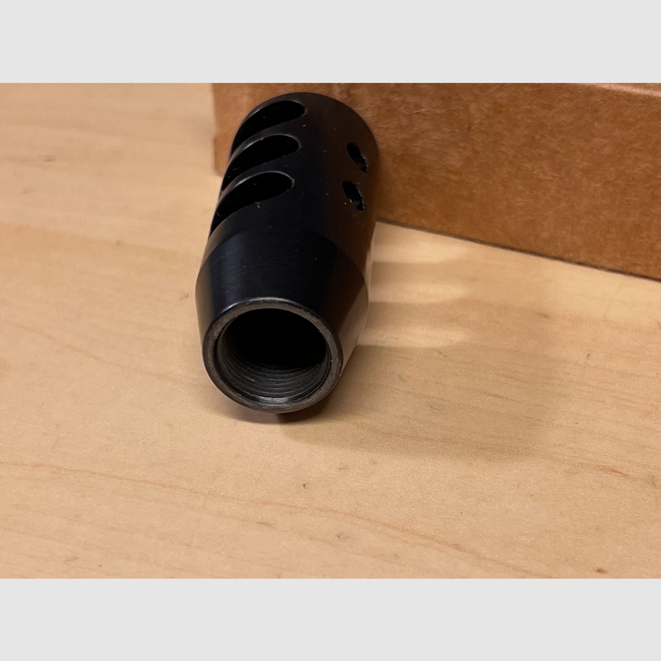 Hamulec wylotowy do Airsoft z gwintem M14 negatywnym wersja metalowa czarna