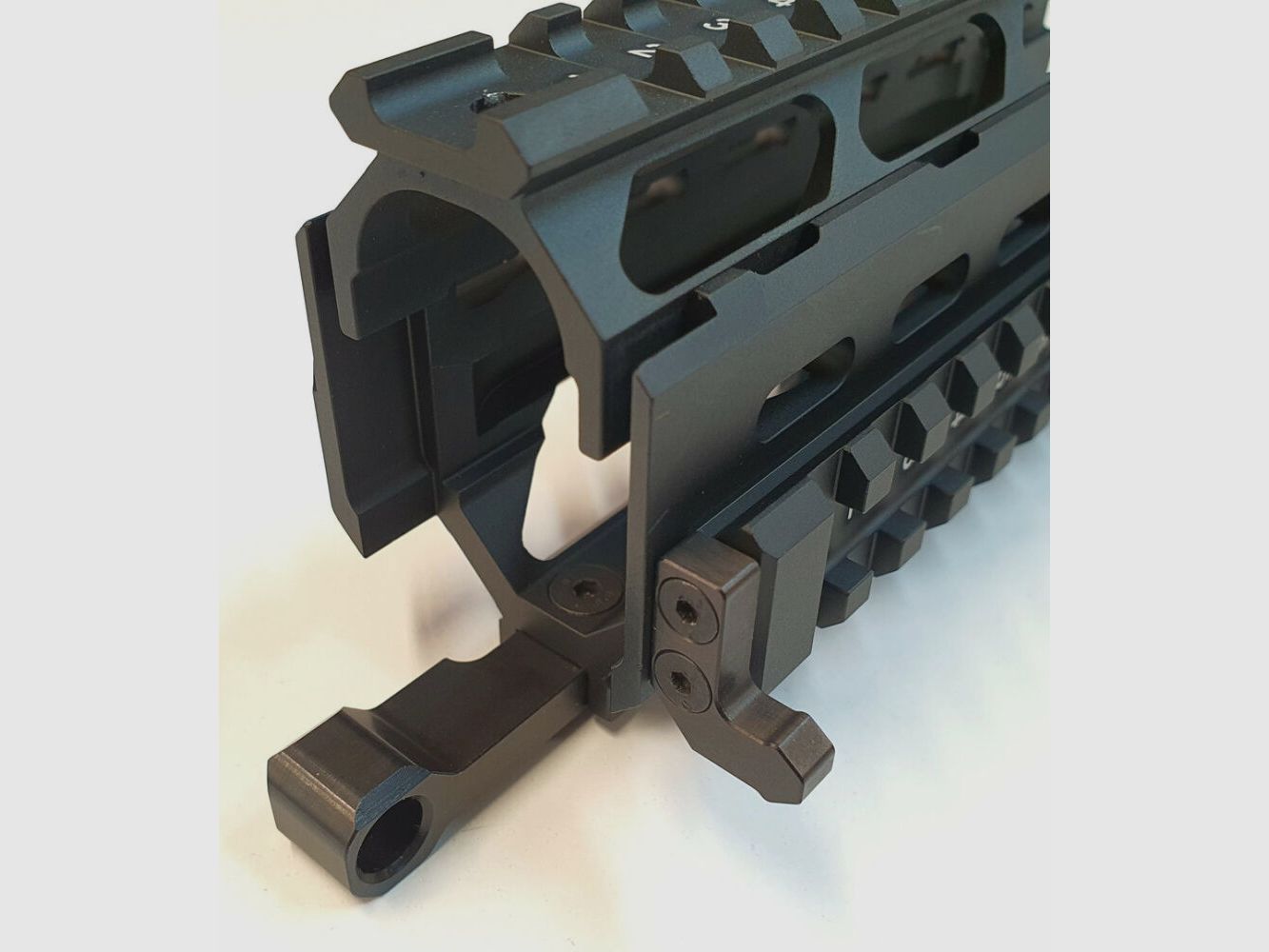 WFN Schweiz Schweizer WFN Quad Rail Vorderschaft Handguard für SIG 552 / 553 / SG 553 . Made in Switzerland