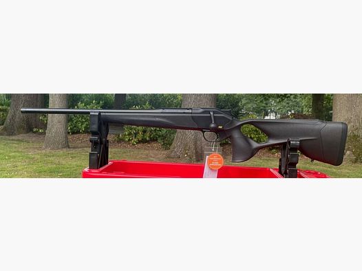 Blaser R8 Ultimate LINKSAUSFÜHRUNG