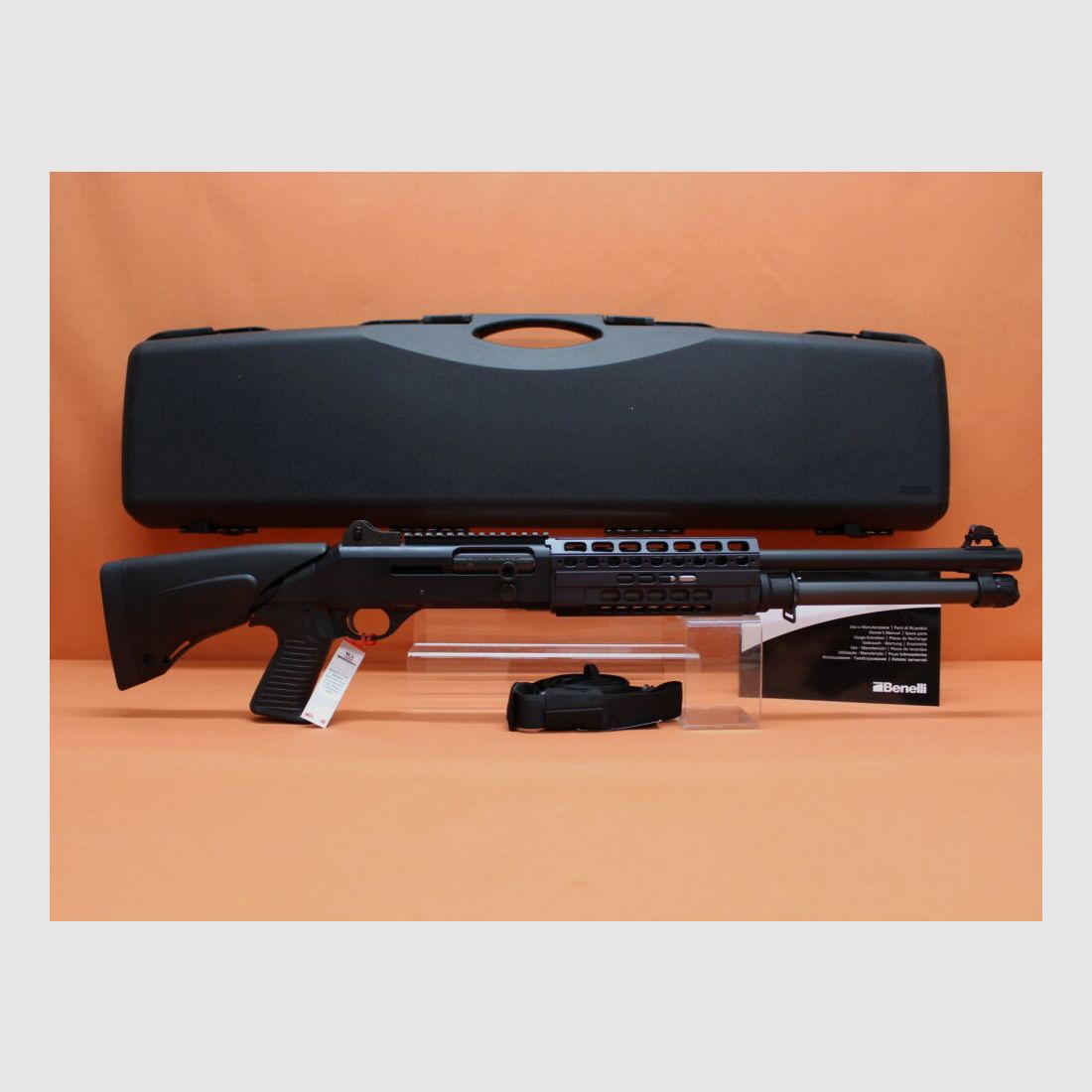 Benelli Ha.Flinte 12/76 Benelli M4 A1 TS Zwart 18,5" loop/ Multichoke/ telescopische kolf/ Picatinny (M4T-PRO)