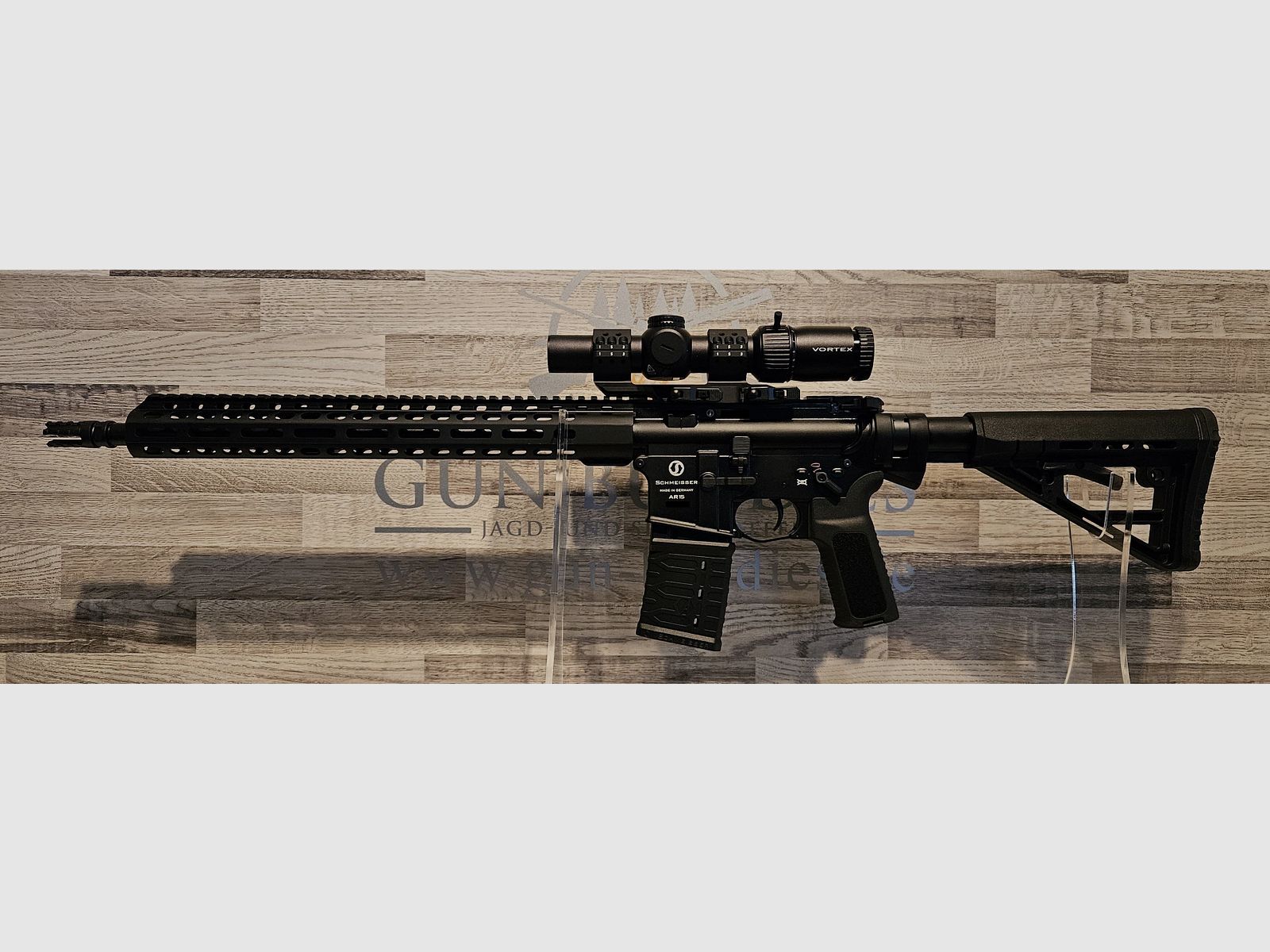 Schmeisser AR-15 M5FL Black 16.75" cal. .223Rem. with ZF Vortex Strike Eagle - New goods from the specialist trade