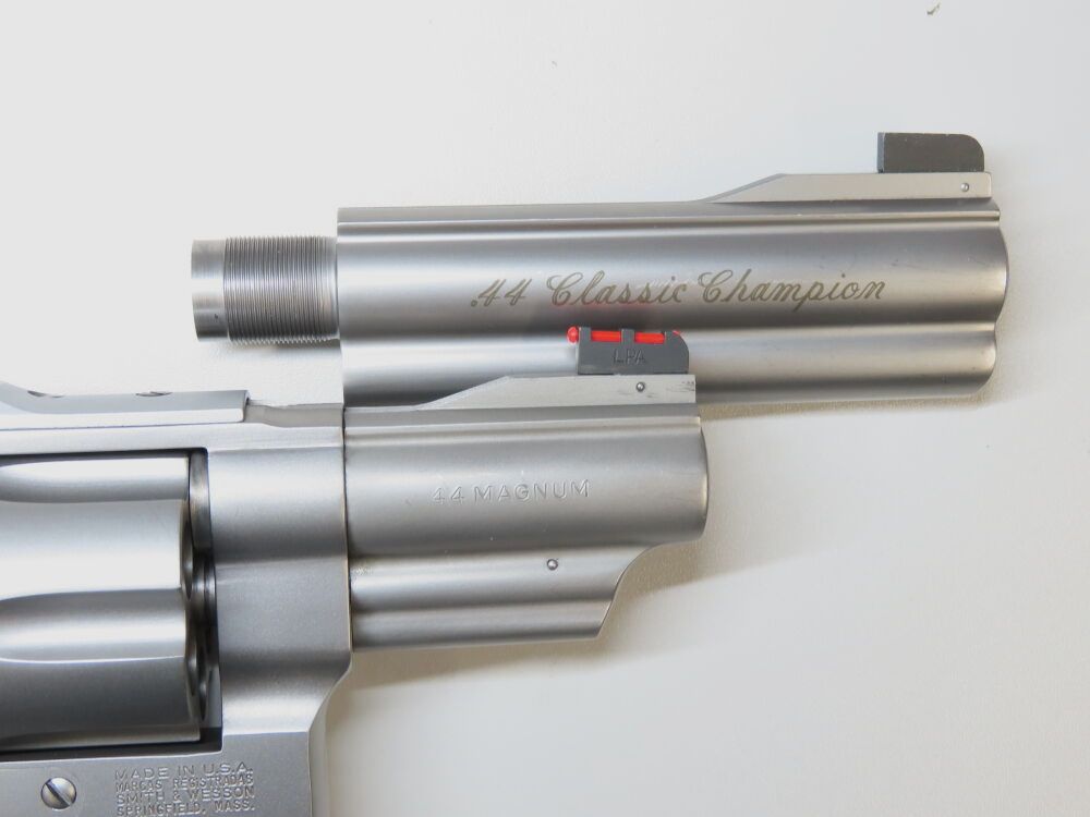 Smith & Wesson 629 - 2 met 2. loop in 4 inch