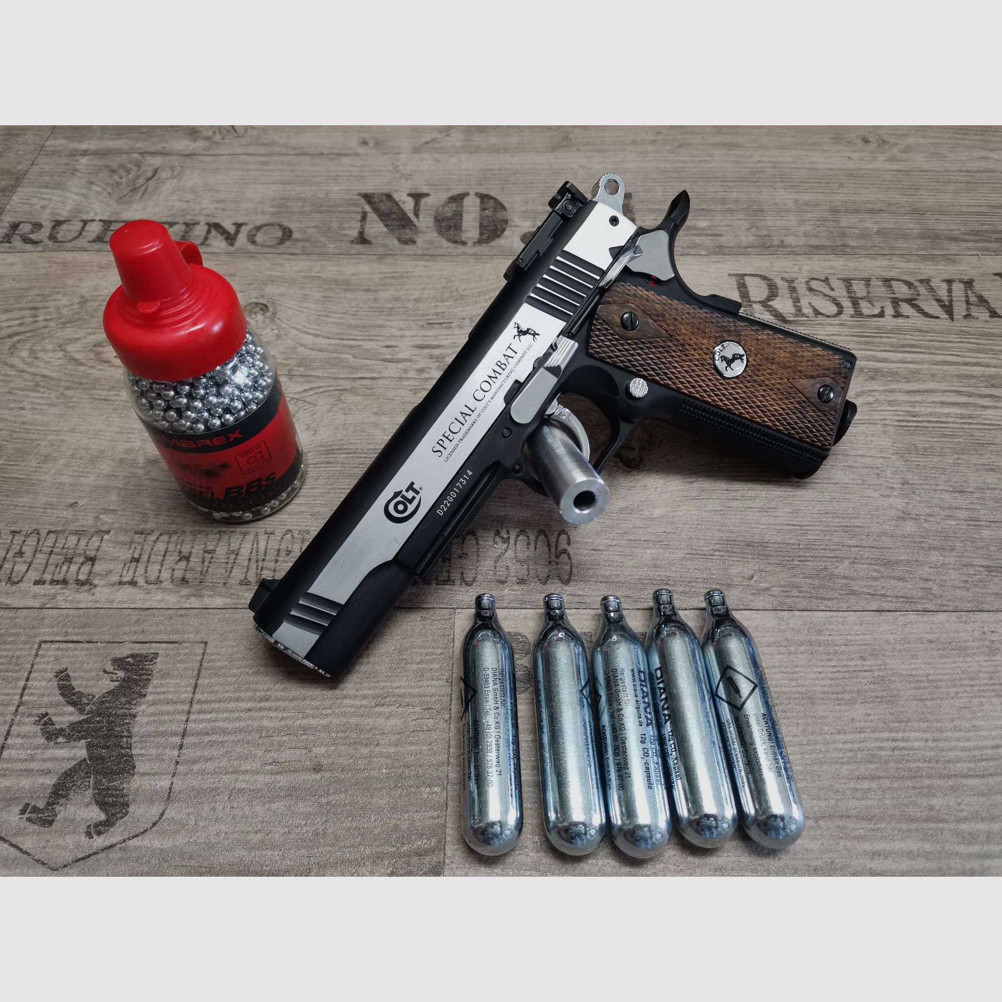Colt Special Combat Classic CO2 4,5mm BB de acero VOLLMETALL en SET