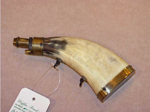 Anglais, fabricant inconnu bouteille de poudre utilisée