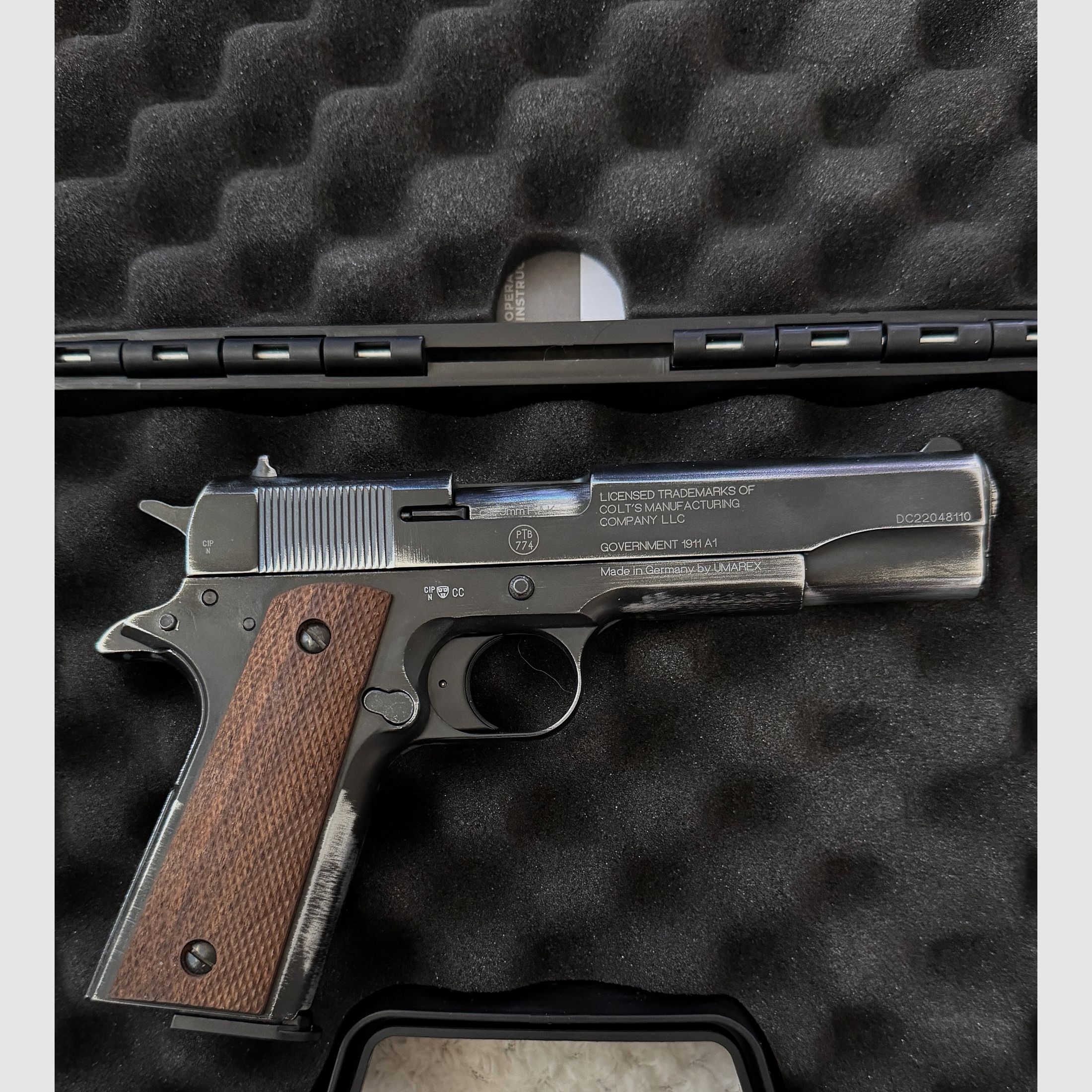 Colt Government 1911 A1 blank firing pistol 9 mm P.A.K antique finish with wooden grips NEW