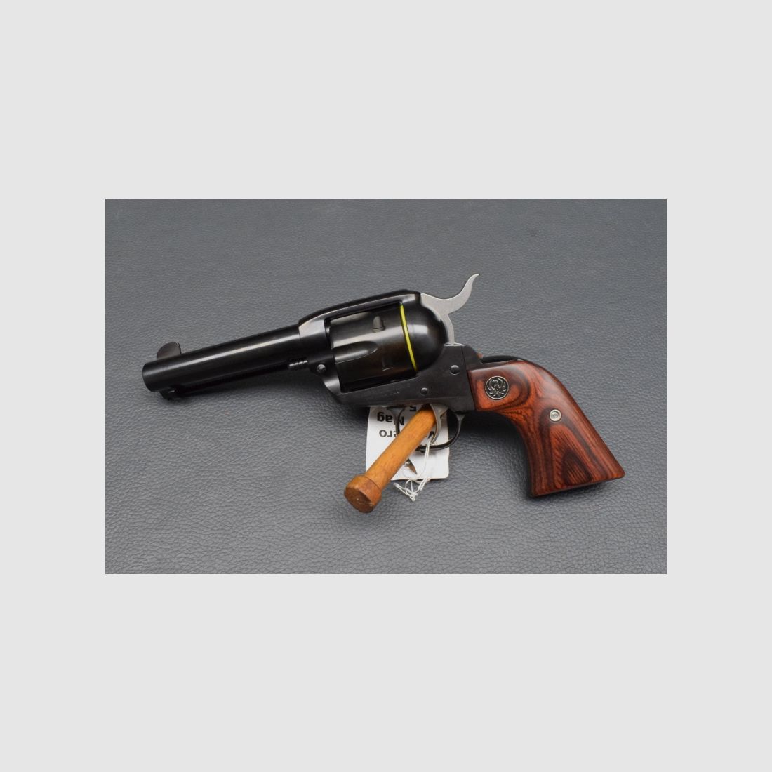 Ruger Modell New Vaquero NV-34, 357 Magnum,4 5/8" Lauf, brüniert, Holzgriff, Neuware