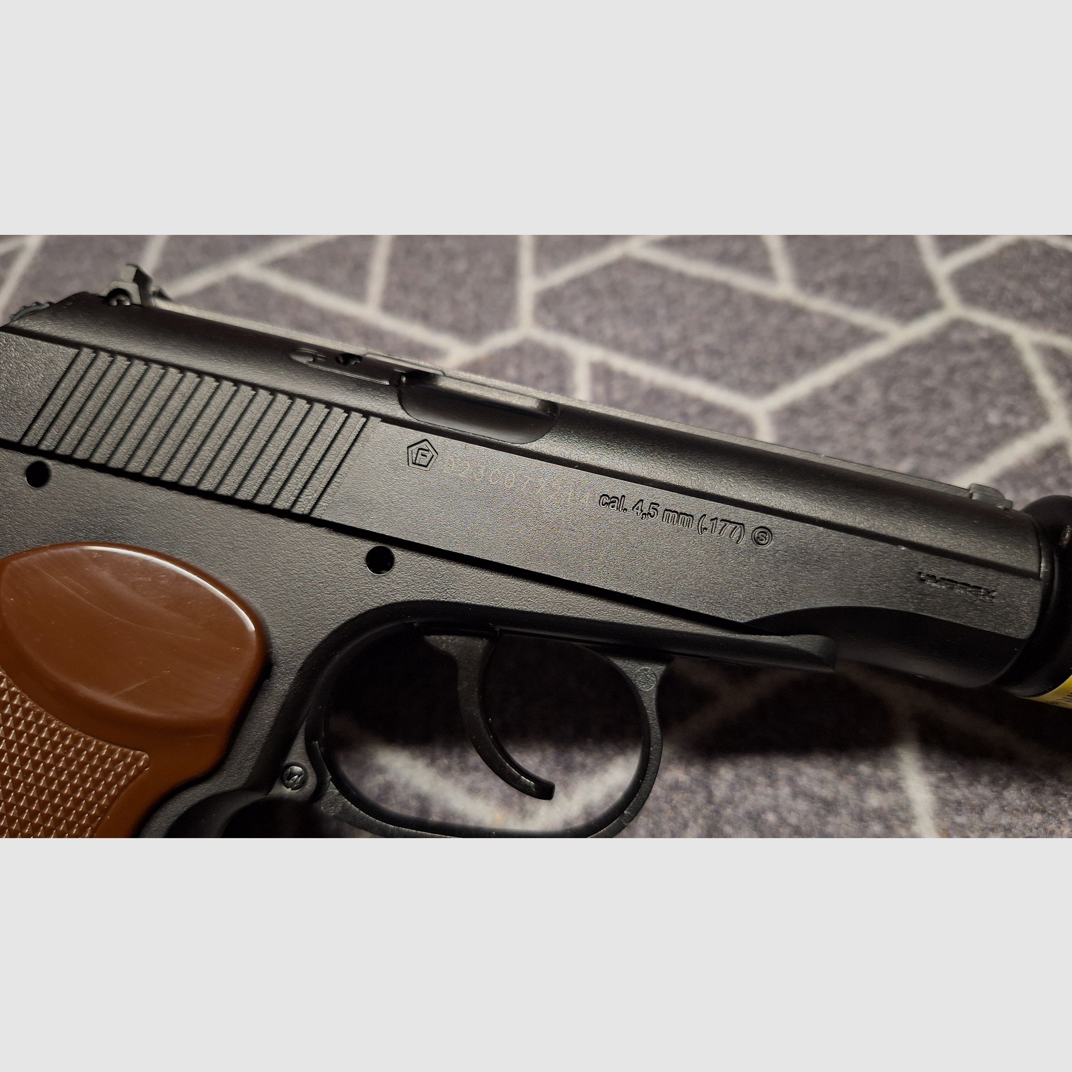 Umarex Legends PM KGB - Pistola Co2 4,5 mm NUOVA!