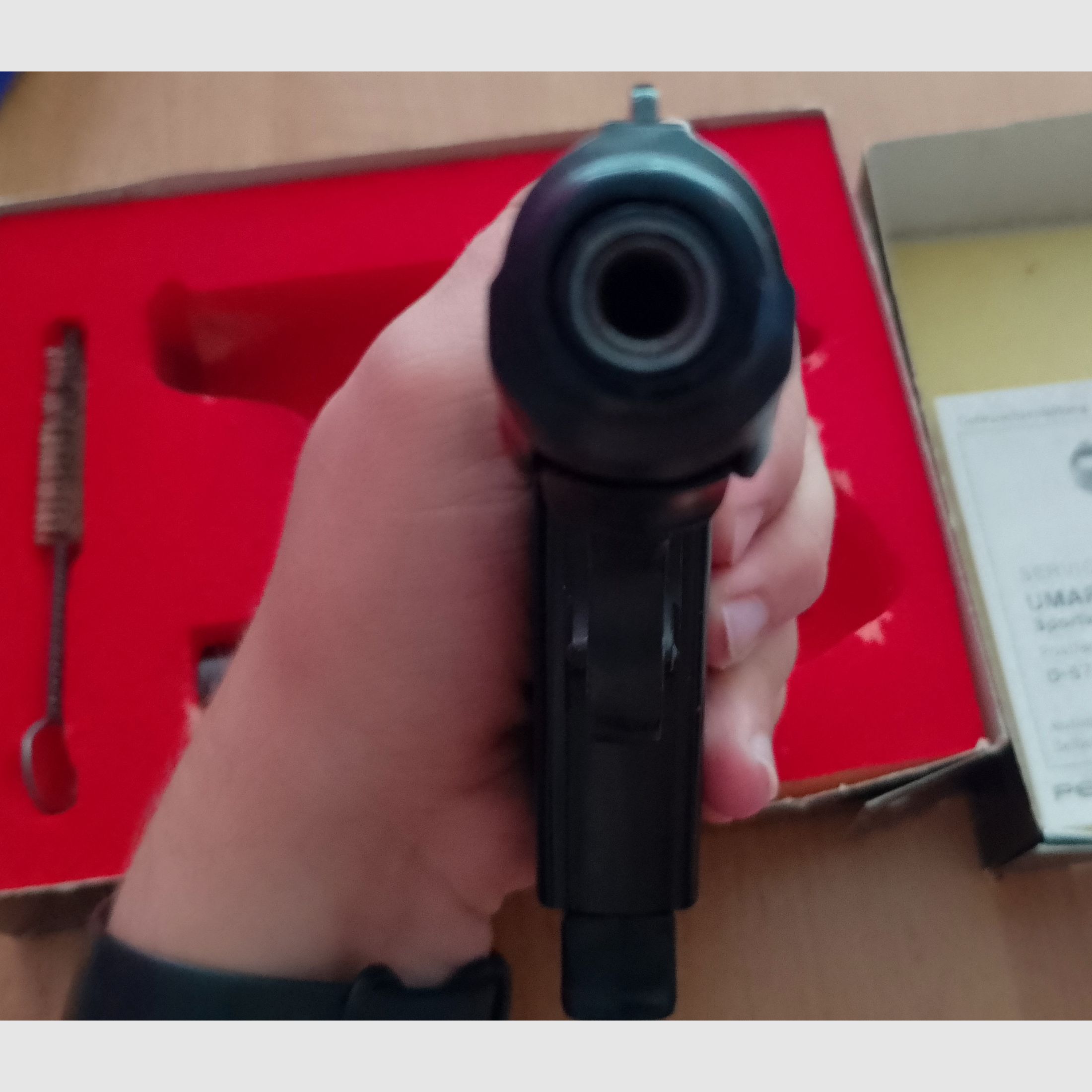 Perfecta Mod. FBI 8000 Cal. 8mm blank in PTB 196/2 in original packaging!
