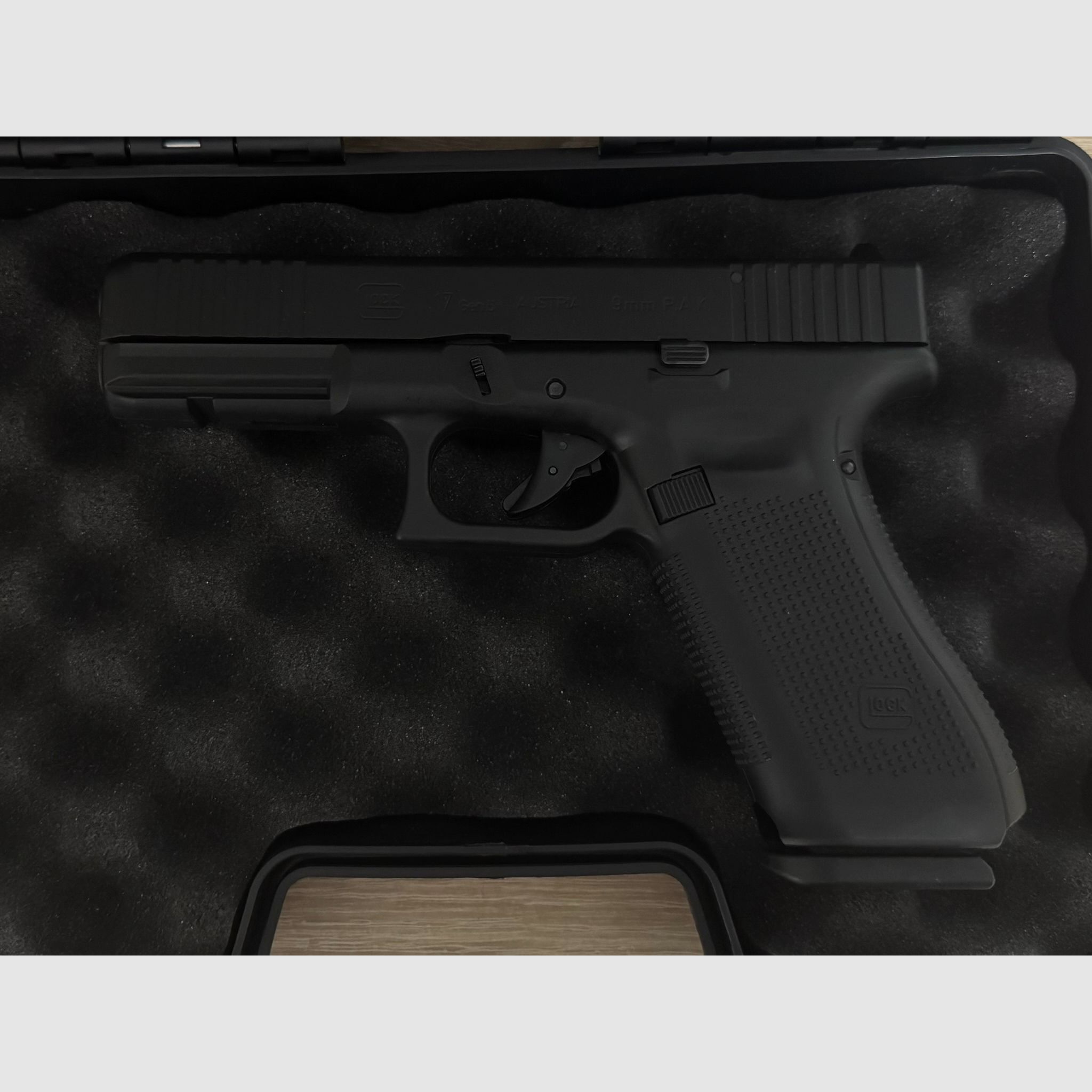 Glock 17 Gen5 pistola de fogueo 9mm P.A.K.