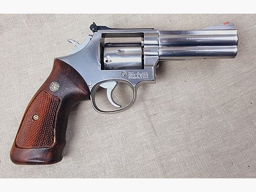 S&W 686 Hunter .357Mag stainless 4" WB 5/1597