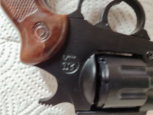 Kipplaufrevolver Flobert 6mm Model343-C.1866/Made in Italy/trommel 8Schüssig,gebraucht gekauft.