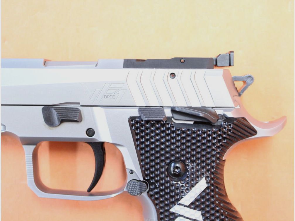 AREX Ha.Pistol 9mmLuger AREX ALPHA RACE WFORCE1 OR/ Optics Ready 5" Barrel/ Stainless/ 2 Spare Magazines