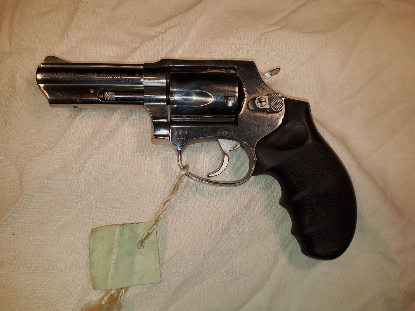 Taureau, modèle 806, acier inoxydable