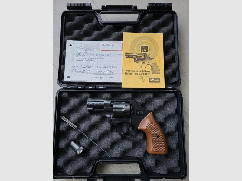 Röhm RG 69 in Schwarz mit der PTB 458