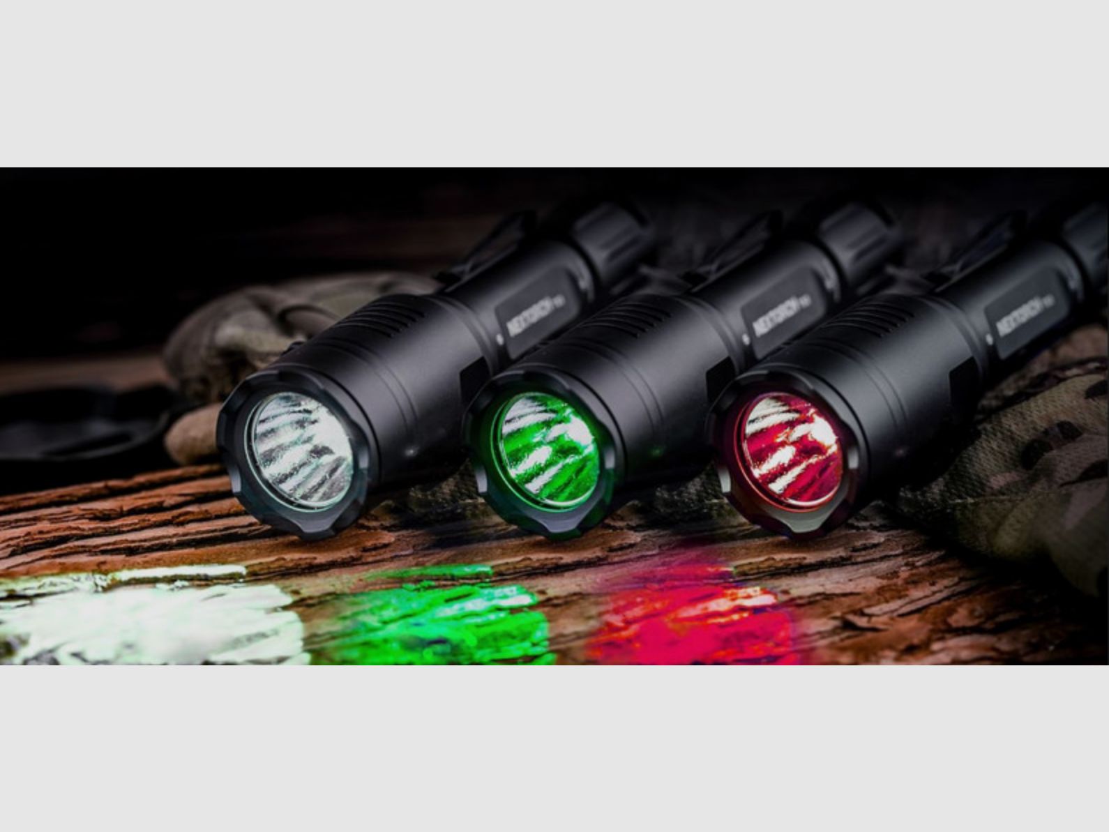 Nextorch T53 Zestaw Tri Color LED Latarka myśliwska biała zielona czerwona w zestawie z akumulatorem, zdalnym sterowaniem kablowym