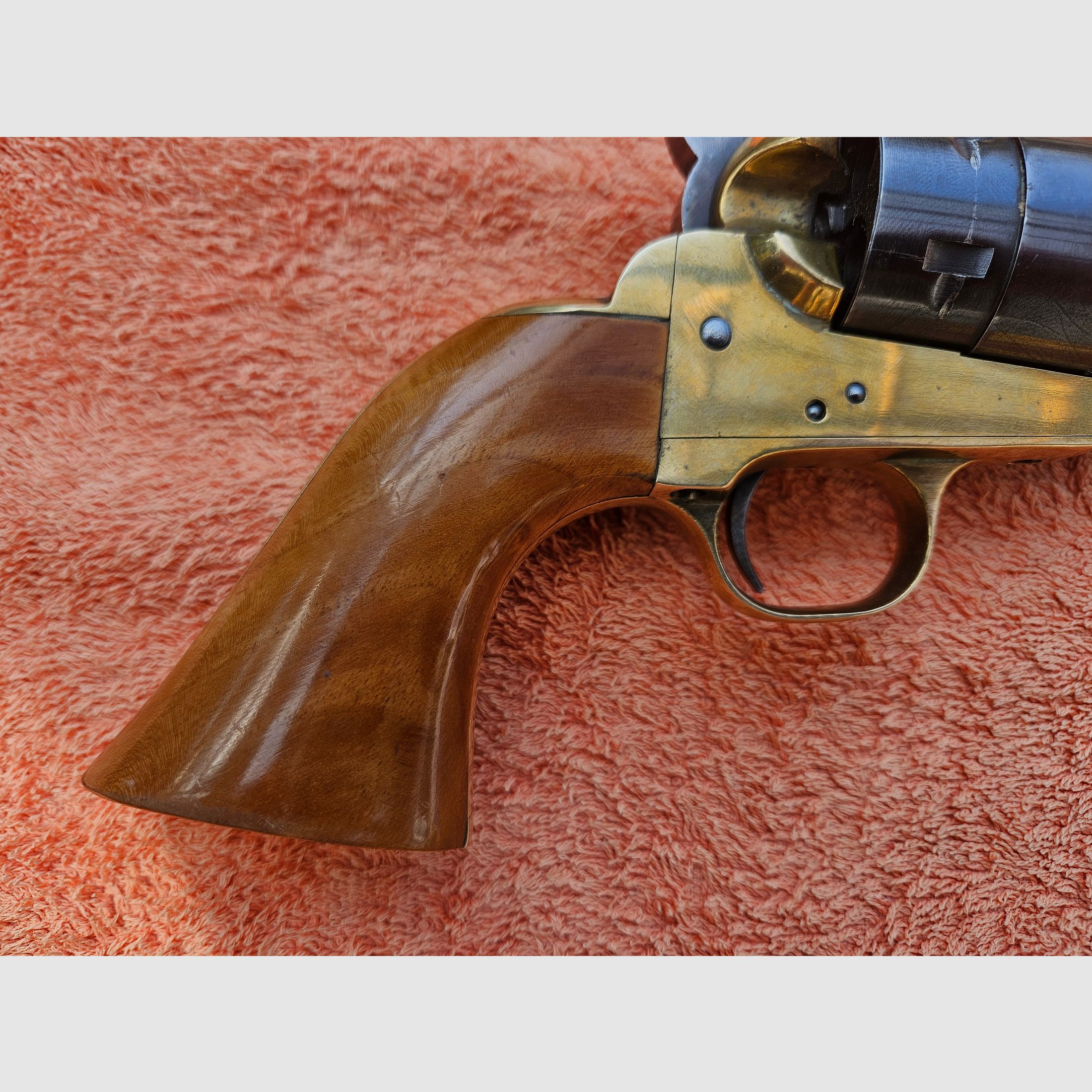 Neumann-Umbau auf 9 mm Schreckschuss Colt 1851 Navy