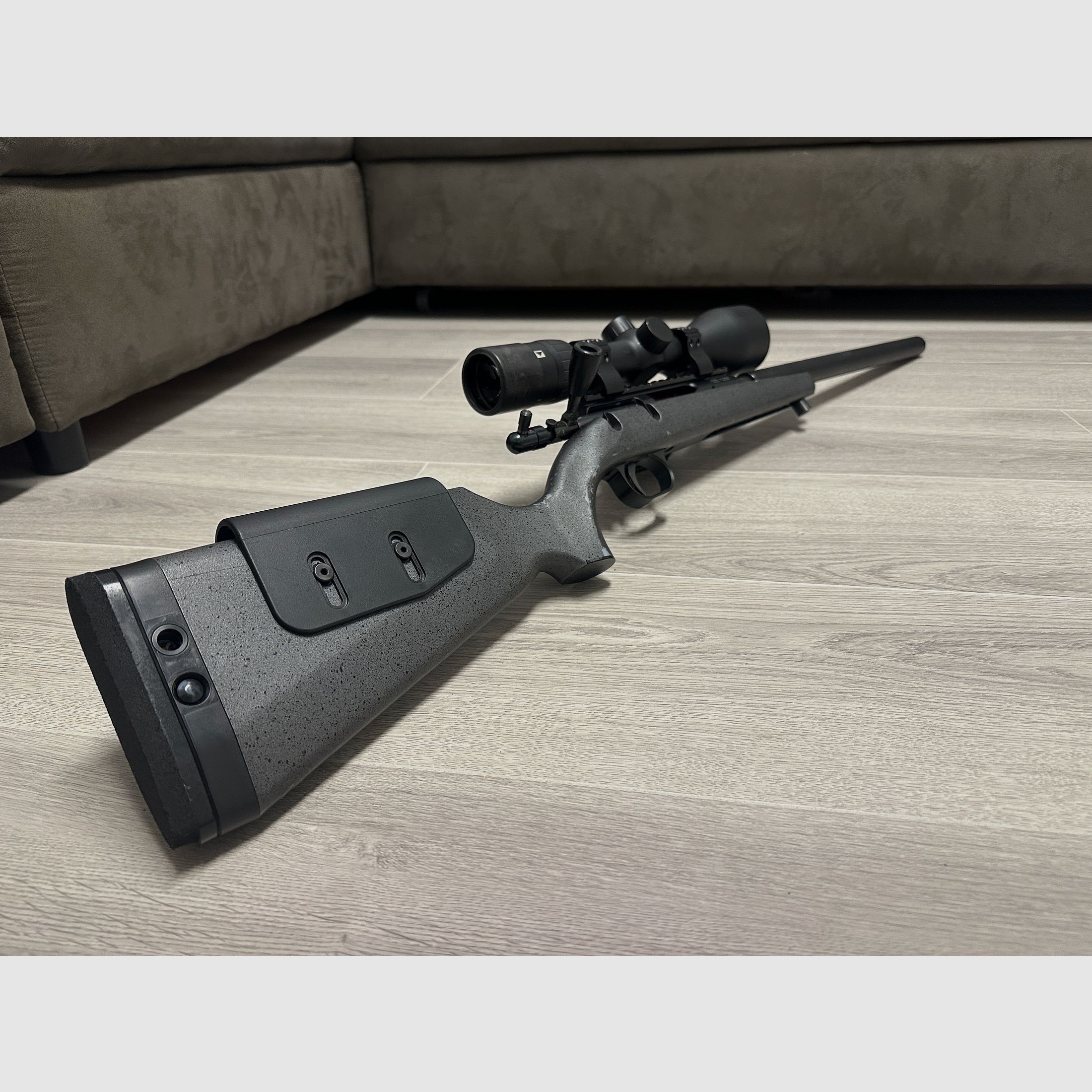 Voere S16 .223 Remington Repetierer mit Integralschalldämpfer Schonzeitbüchse