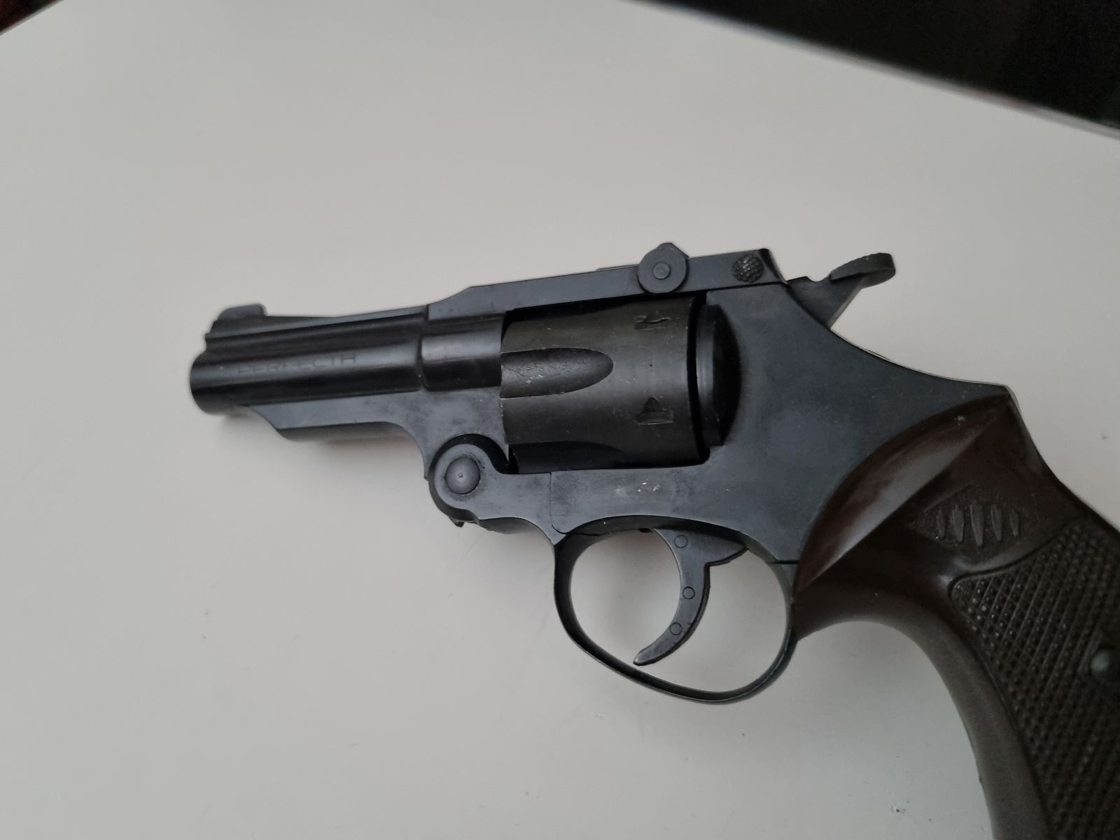 Perfect Mod G blank-firing revolver tipping revolver