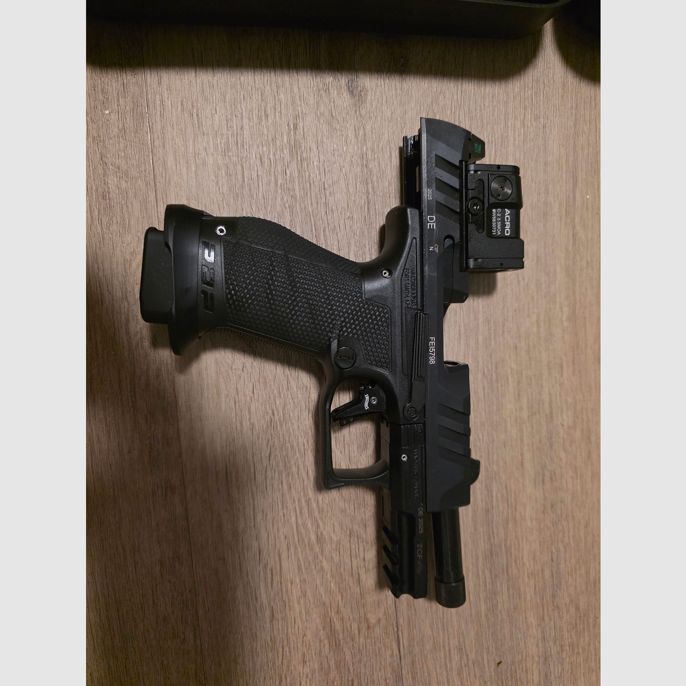 Pistole PDP Compact V2 PRO SD Tritium Kimme und Korn mit Leuchtpunktvisier Acro C-2