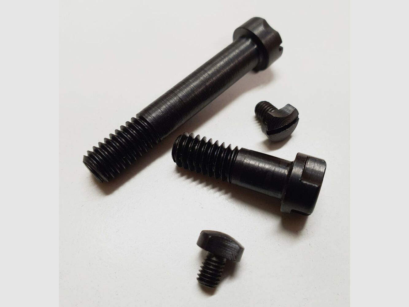 Schwaben Arms GmbH Schrauben Set Mauser K98 2x Systemschraube / Kastenschraube (kurz/lang) 2x Sicherugschraube