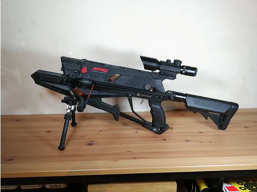 SYSTÈME ADDER COBRA 130 LBS + 7 CARTOUCHES MAGAZINE POLYMÈRE V2 + 7 CARTOUCHES MAGAZINE MÉTAL + OPTIQUE 3-10x42 Gr/Ro Éclairage & OPTIQUE 4x32 + TRÉPIED EN MÉTAL