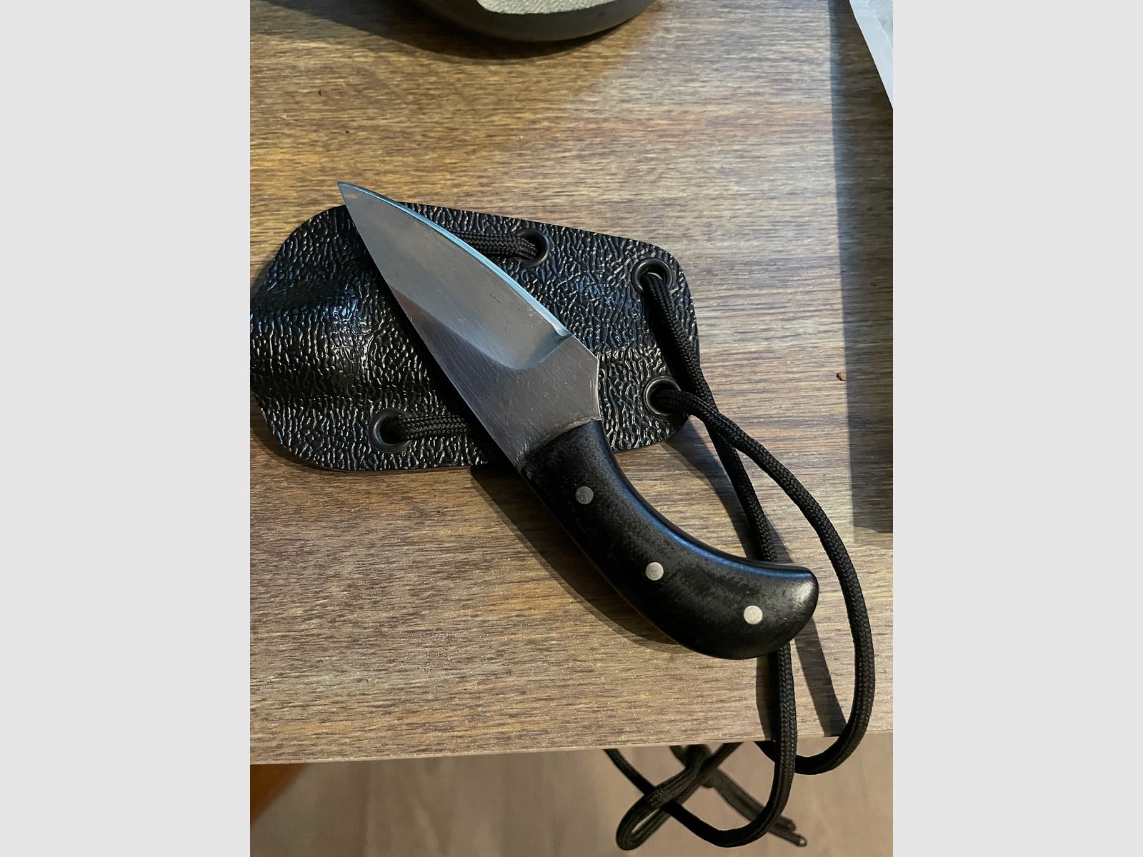 Handgefertigtes Neck-Knife aus Südafrika