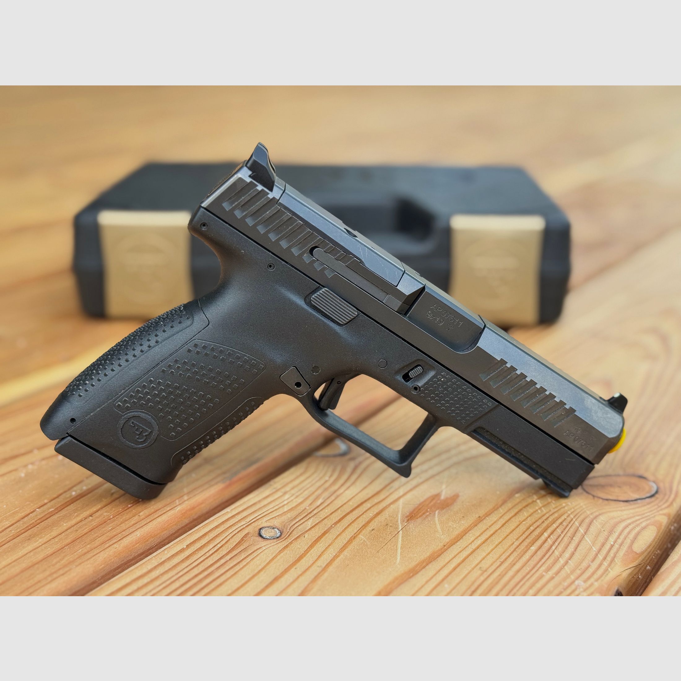 Pistolet CZ P-10 C OR dans la mallette d'origine