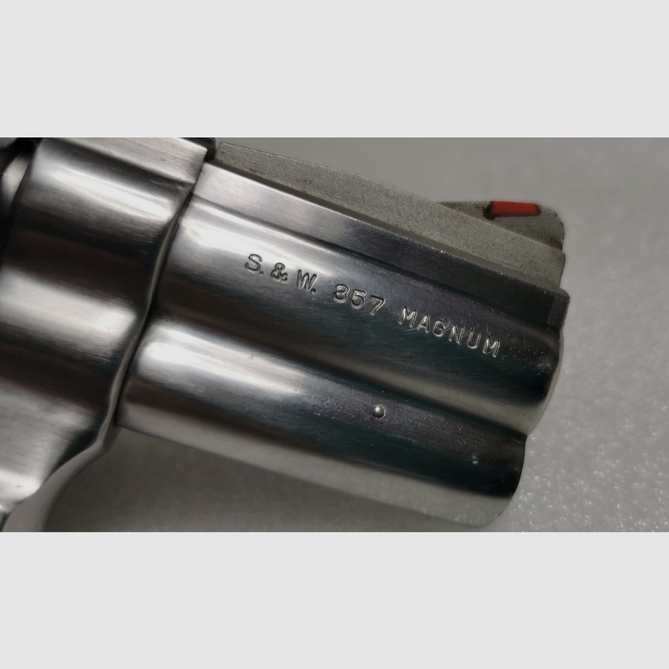 Revólver Smith & Wesson Modelo 686, Cal. 357 Magnum, 2,5 pulgadas, modelo especial
