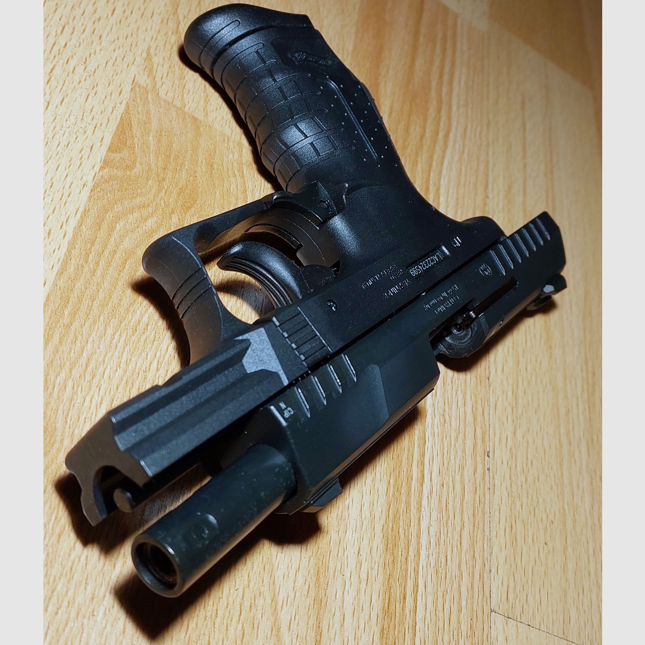 Walther P22 Ready blank firing pistol 9mm P.A.K. black (PTB 778) like new.
