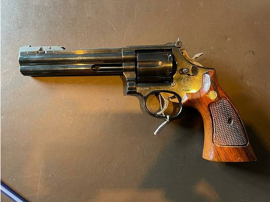 Revolver Smith & Wesson 586