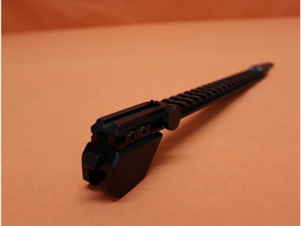 UTG - Leapers Kalashnikov AKM: Top-Rail Montage UTG (MNT-988Q) Tactical QD Low-Profile PicatinnyRail System AK47