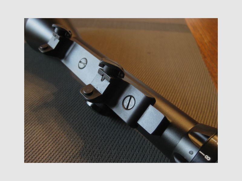 TOP-Klassiker !!  "DAS"  Schmidt & Bender 2,5-10x56 mit Absehen-4 sowie Schiene und original Blaser-Sattelmontage im BESTZUSTAND ! Kein ZEISS-Swarovski-LEICA-Mauser-Sauer
