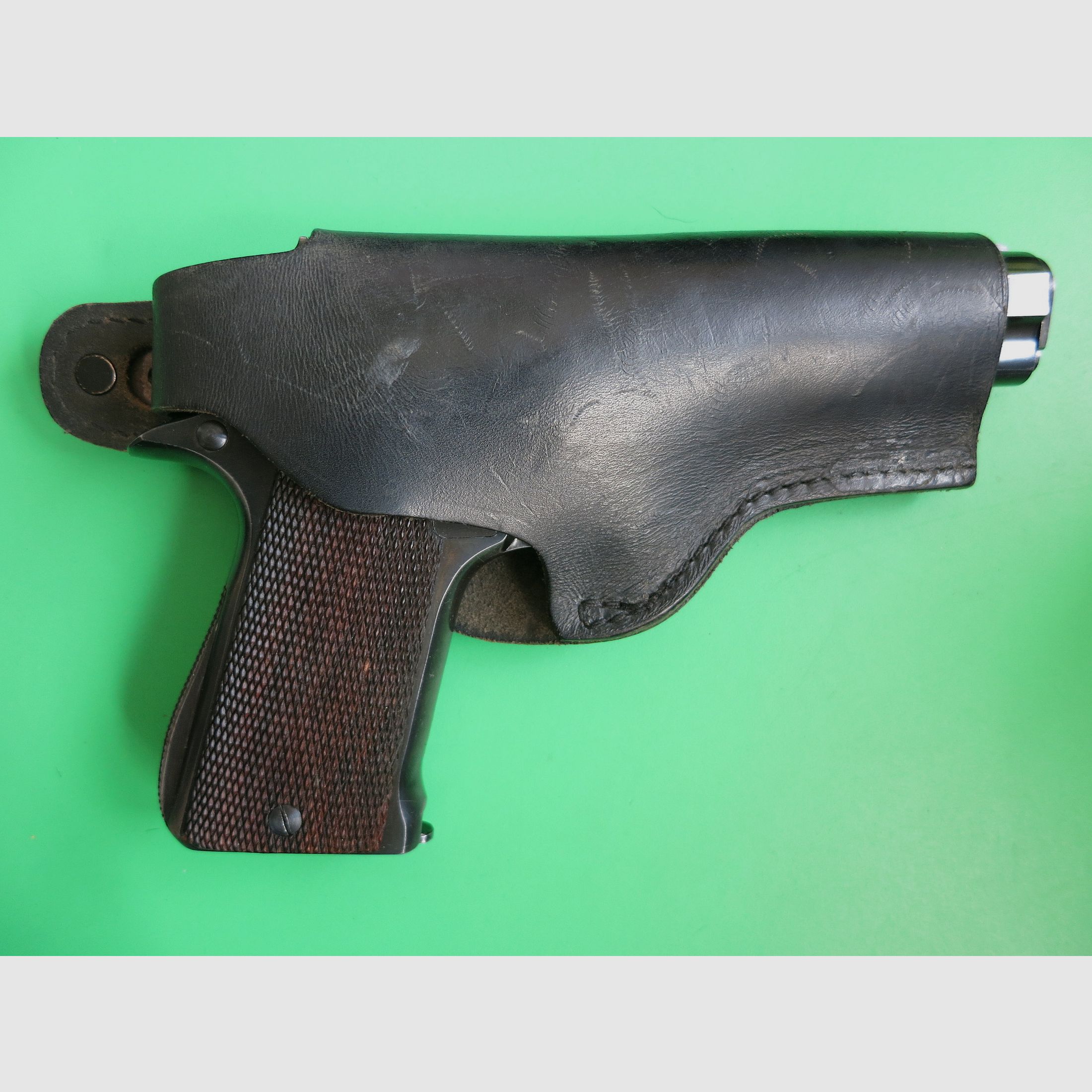 Funda de cinturón AKAH "Escort" funda universal para revólver o pistola