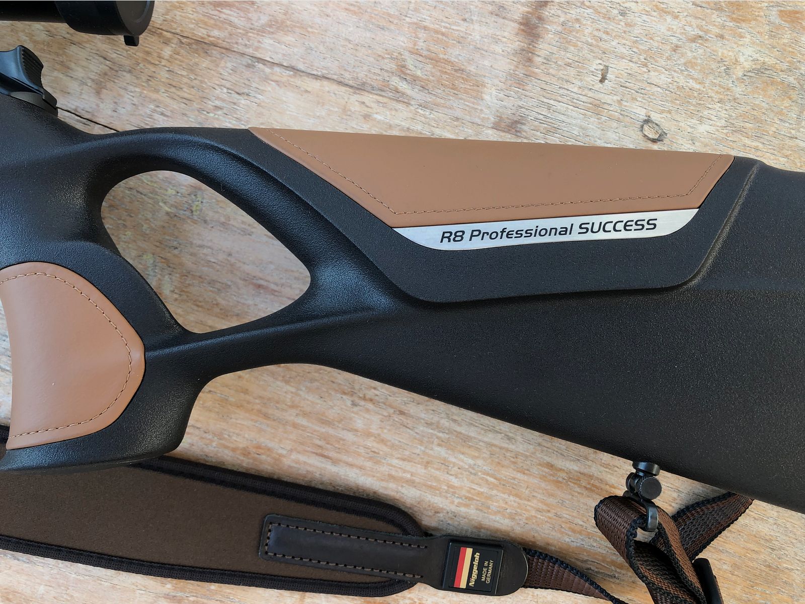 Wie neu: Blaser R8 Professional Success 338 Blaser Magnum