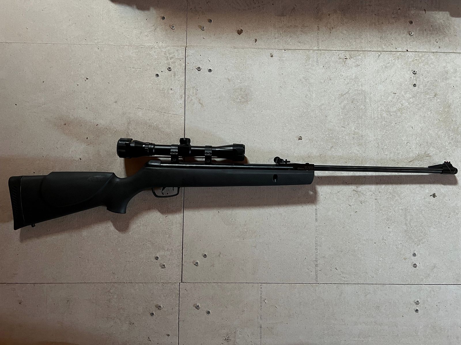 Gamo Shadow 1000 incl. visor, maletín + diablos