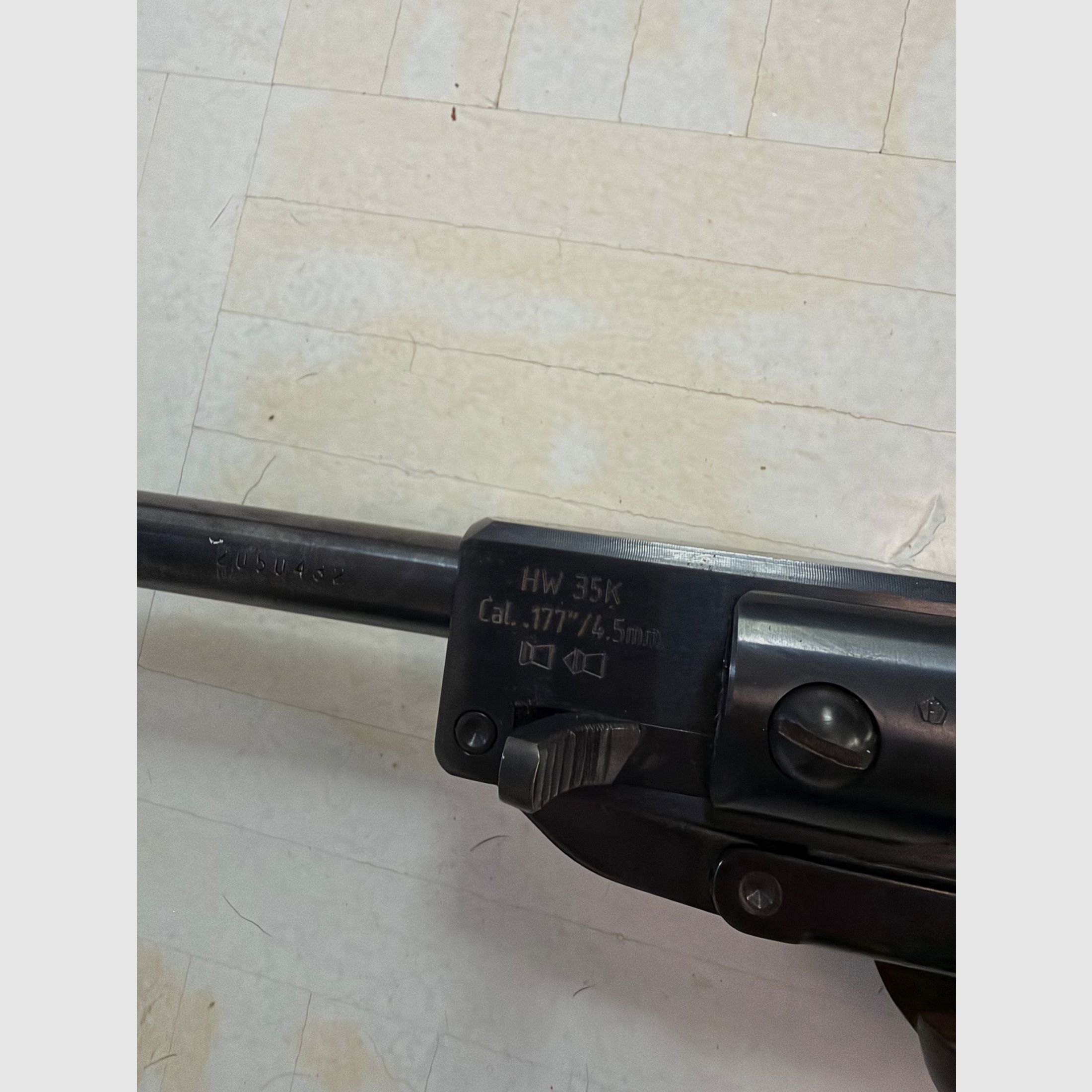 Weihrauch HW 35 K 4,5 mm / .177 – Walther 4x32 ZF + Schalldämpfer, Bild 3 von 5