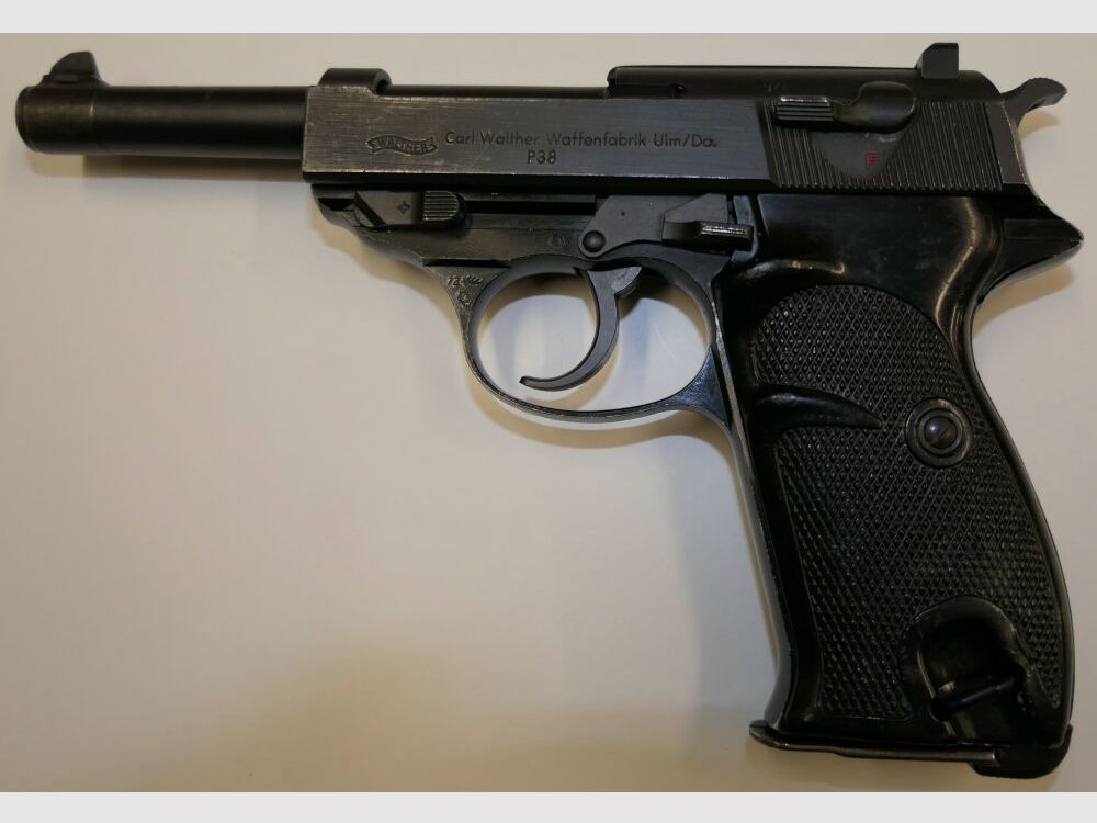 Wapenfabriek Walther Ulm Donau Pistool Walther P38 in het kaliber 9mm Para Inclusief accessoires