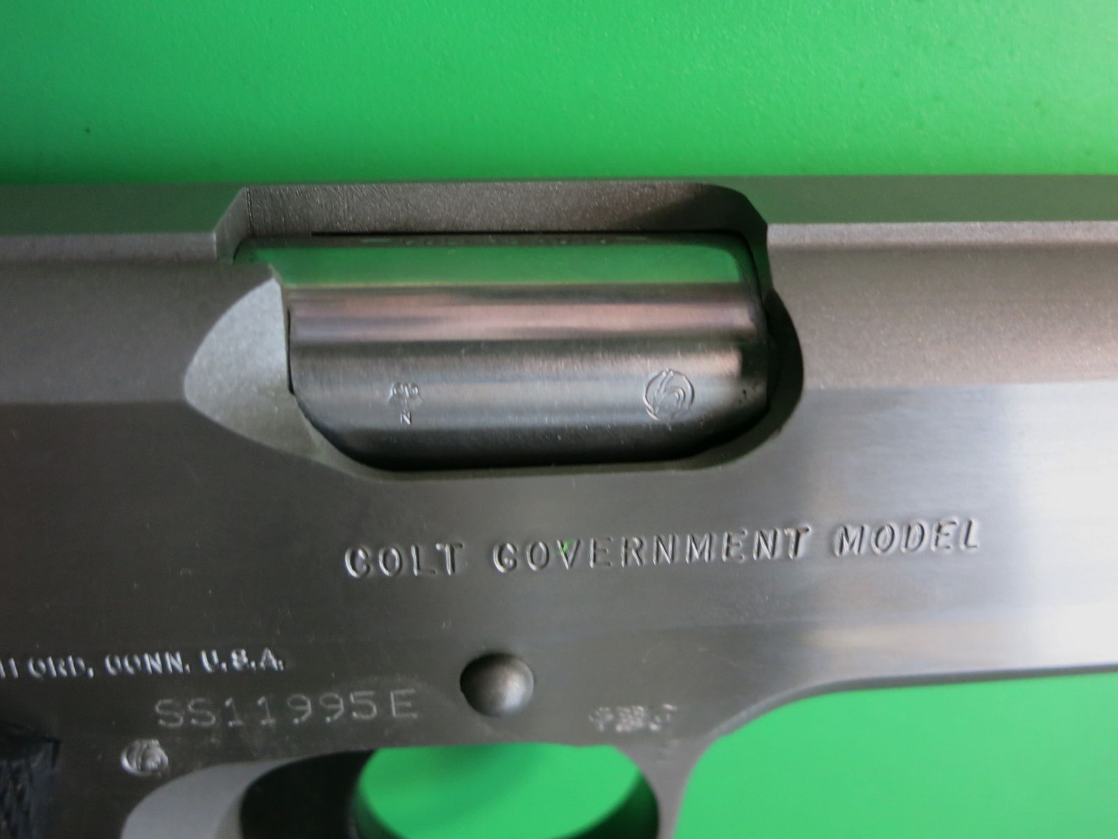 Colt Goverment MK VI Series 80, .45 AUTO, 5" Lauf, Edelstahl (Stainless), Pachmayr-Griff   #18
