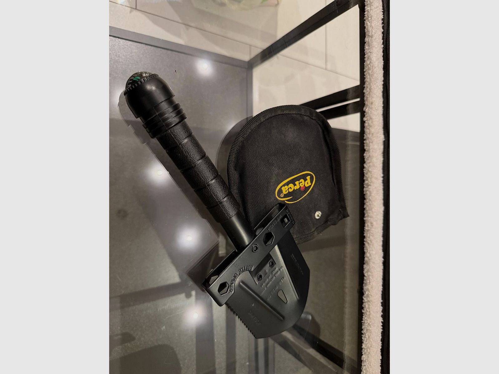 Multifunctional survival folding shovel – 5-in-1 outdoor tool with compass & bag