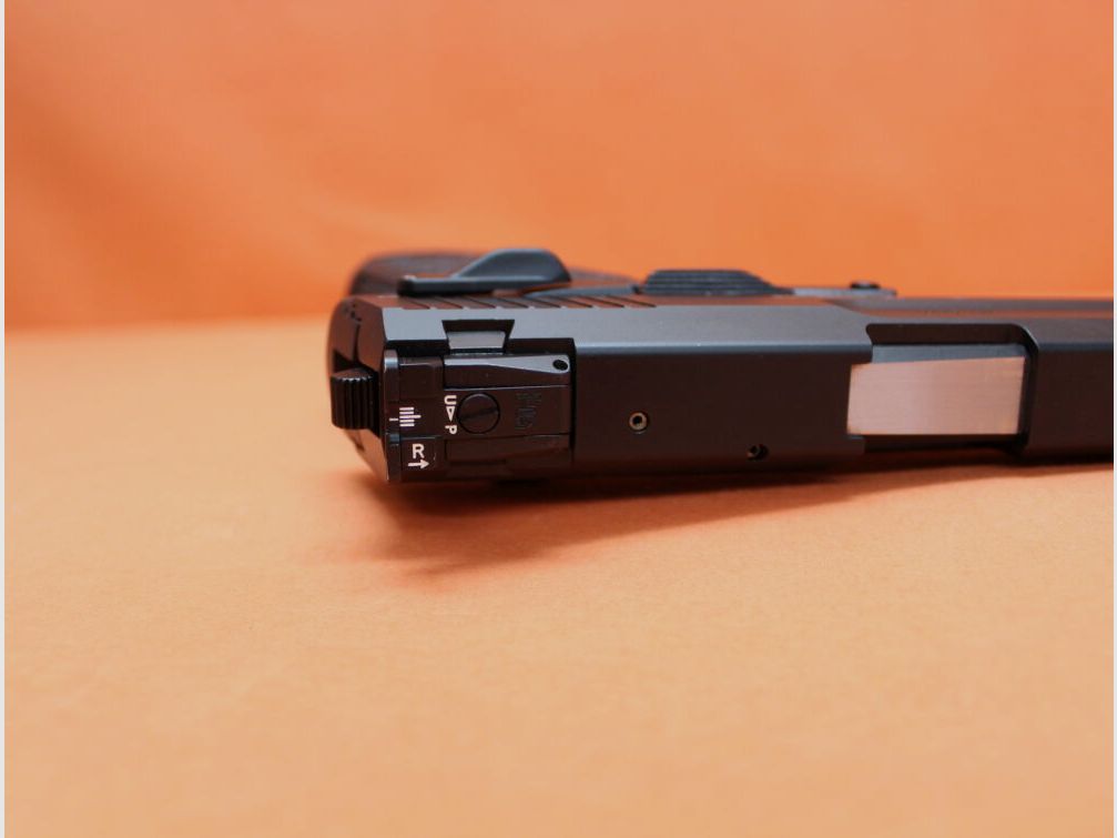 Heckler&Koch Ha.Pistole .45Auto Heckler&Koch/H&K HK USP EXPERT 132mm Lauf/ Mikrometervisier (.45ACP/.45A.C.P.)