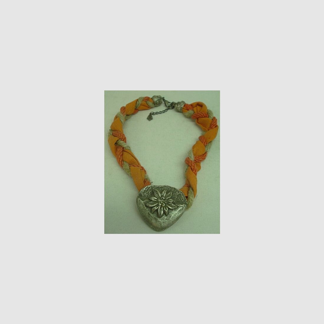 Werthe Valerie Collier orange/red with heart made of metal