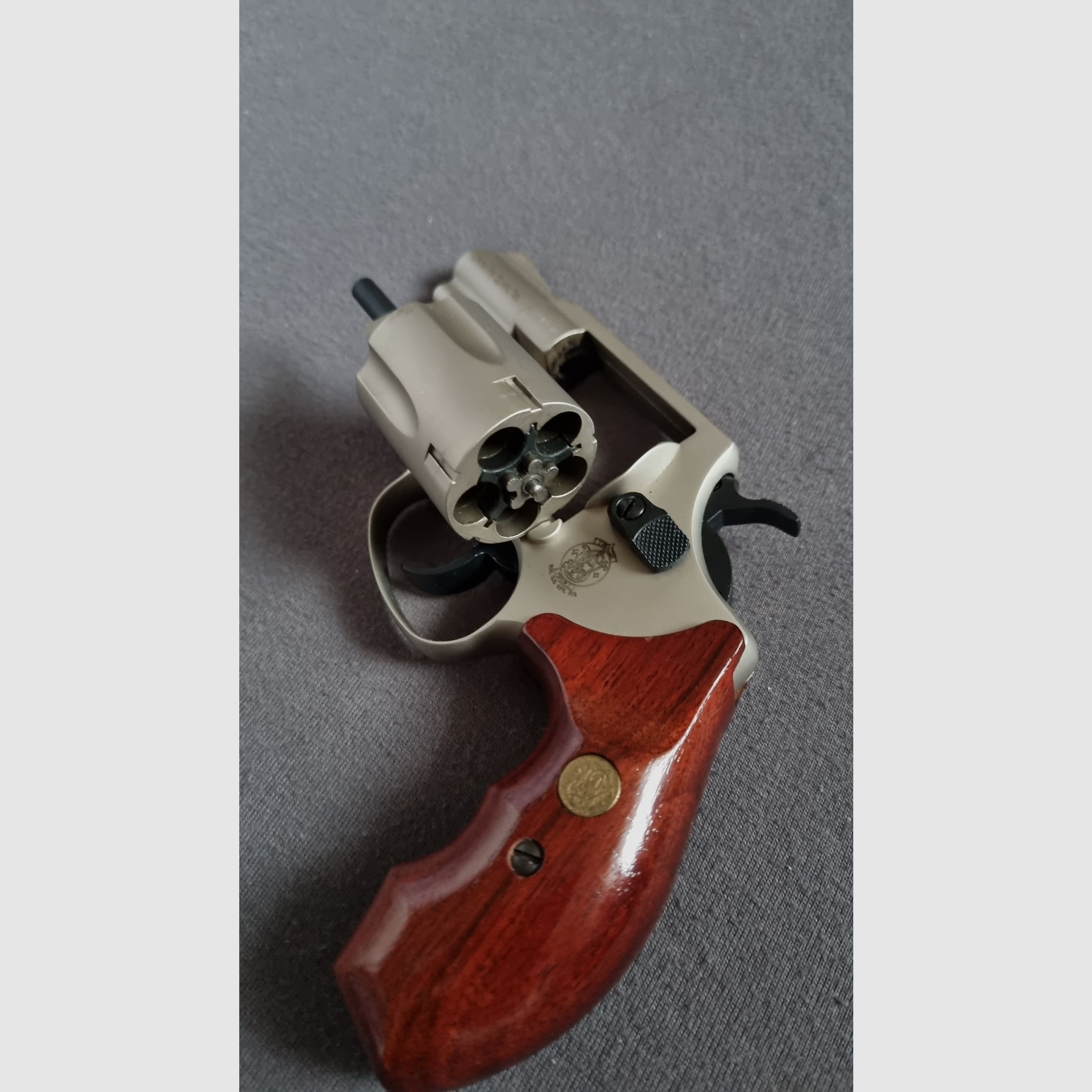 Smith & Wesson Chiefs Special 9 mm R.K., Nickel-Finish