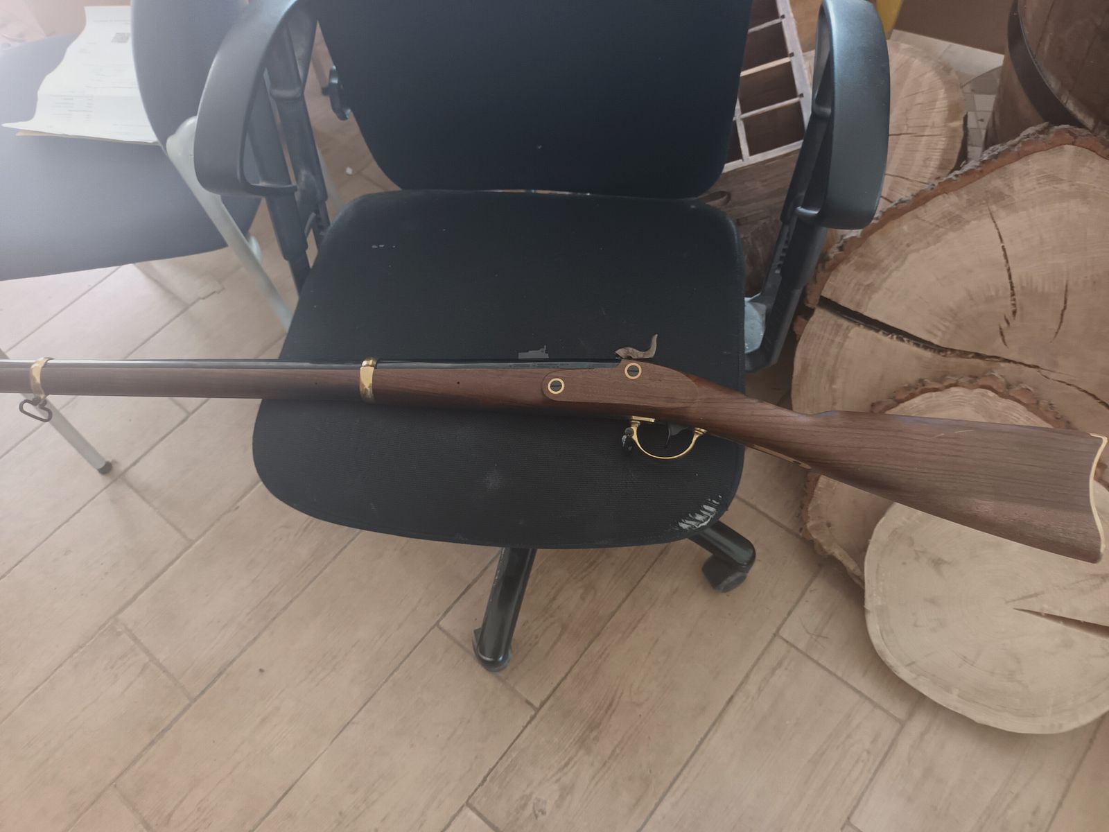 Perdersoli Gewehr 58   Ardesa Pistole 45  mit Zubehör