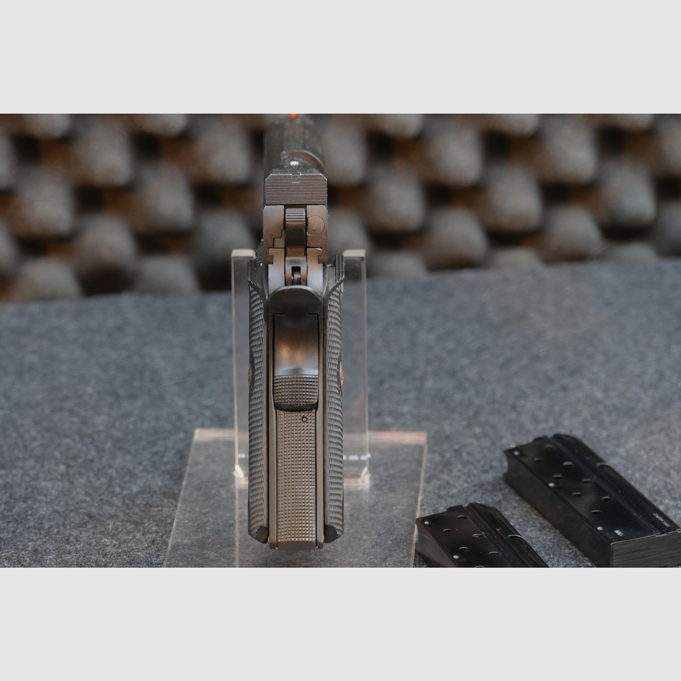 Armscor "Medallion" 1911 – 9×19, 9mmLuger, 9mmPara – cañón Match de 5" – Parkerizado (fosfatado) – 2× revista MecGar