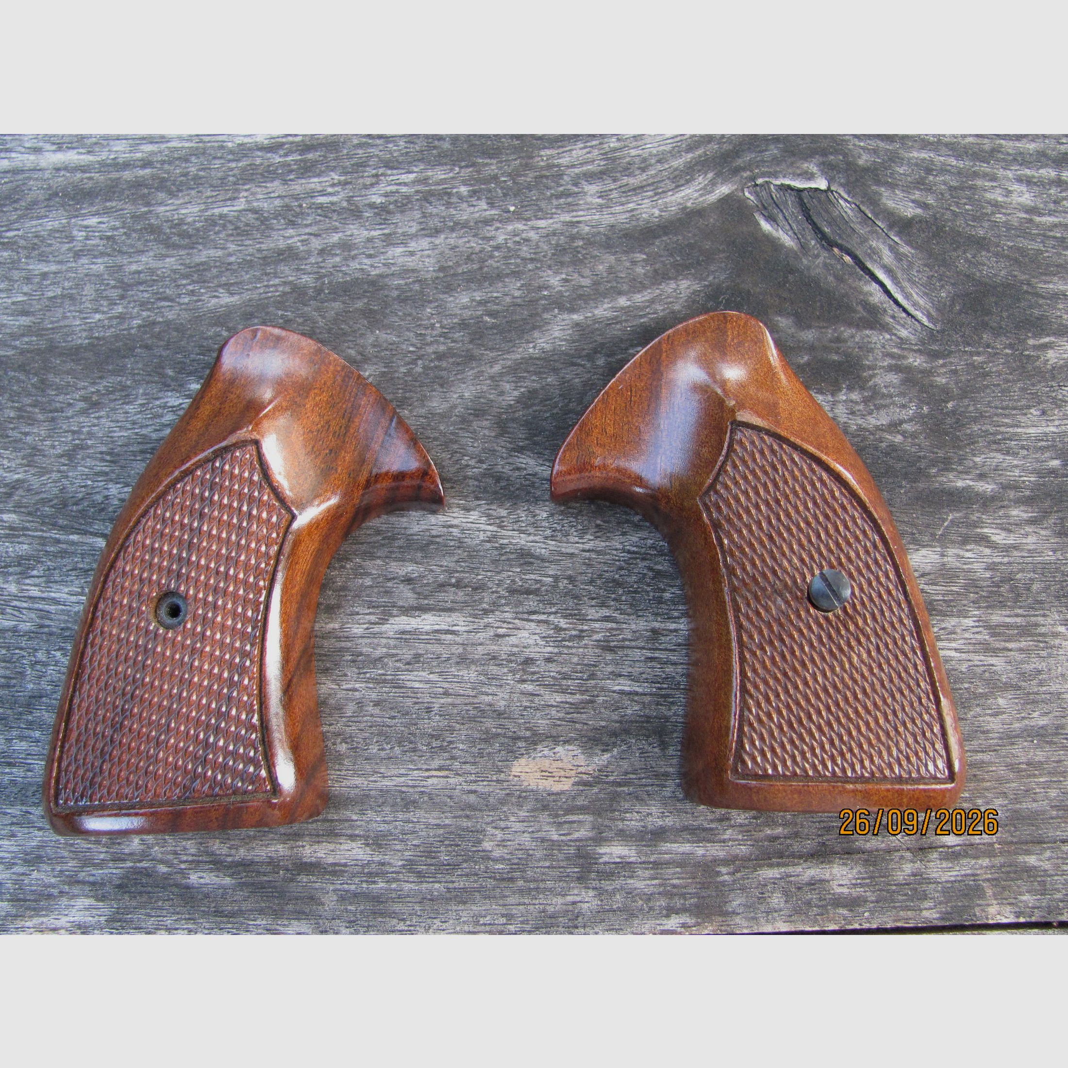 Drewniany chwyt jak nowy Colt Detective Special i podobne modele, zdjęcie 1 z 4